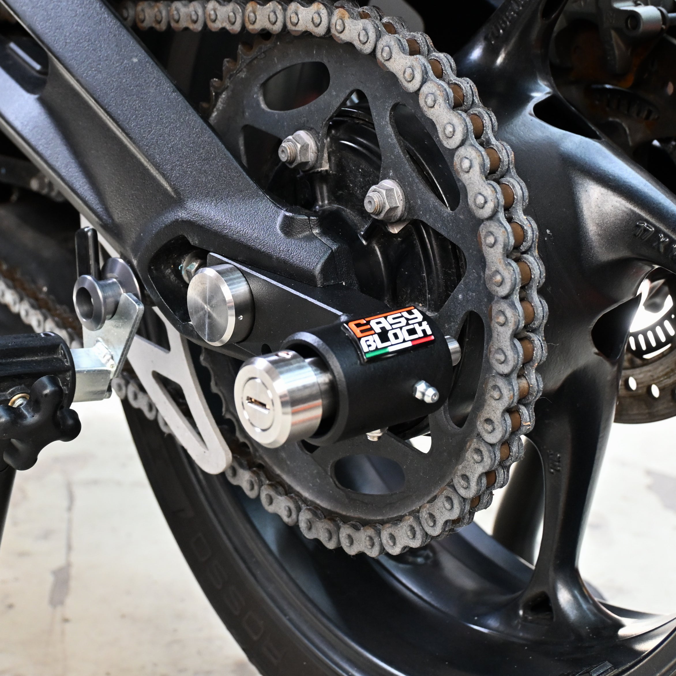 STREET TRIPLE 765